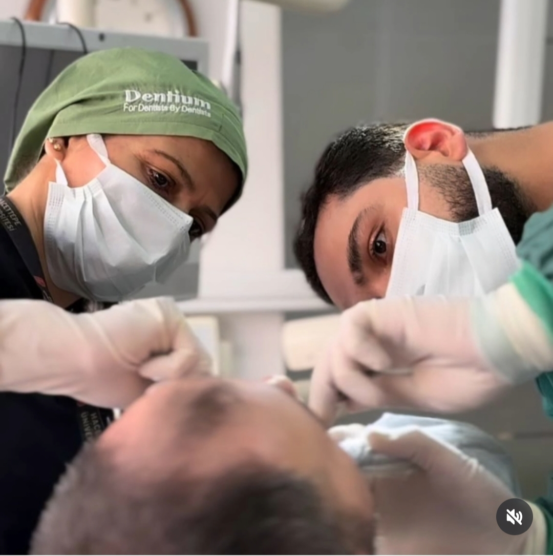 Klinik ekibi tedavi esnasında