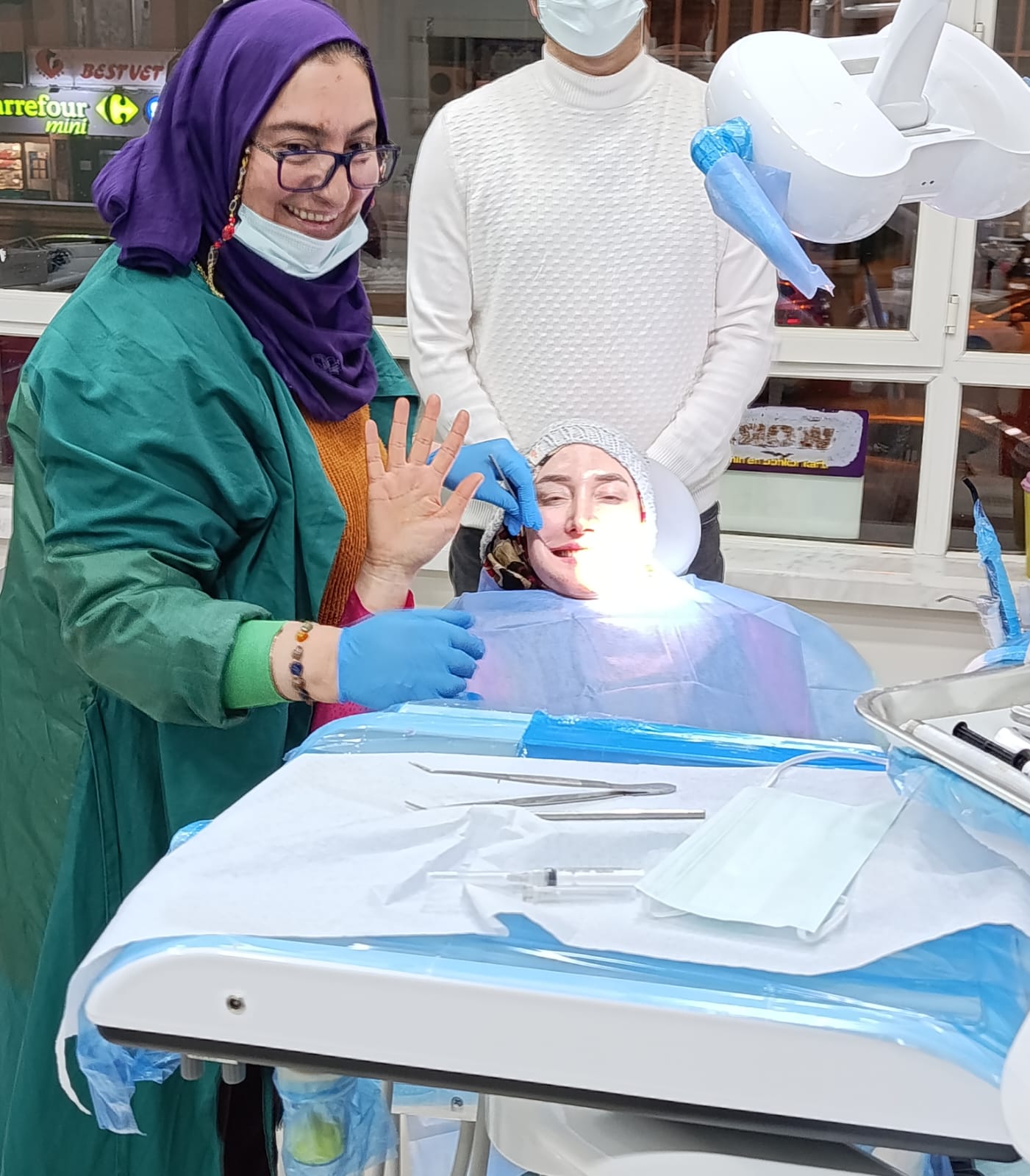 Dr. Semiha Tad, Diş Hekimi